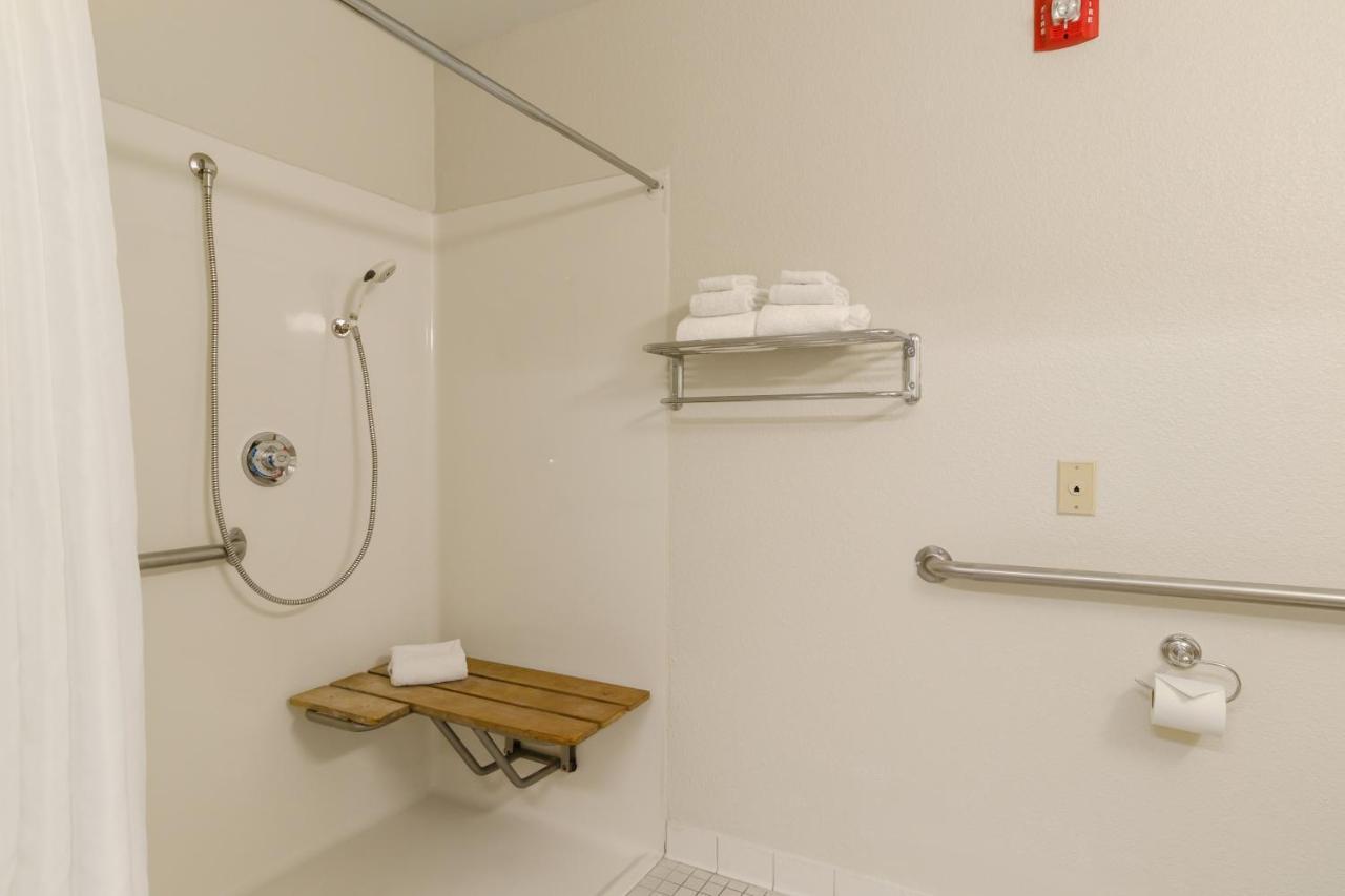 Hometowne Studios By Red Roof Denver - Glendale/ Cherry Creek מראה חיצוני תמונה