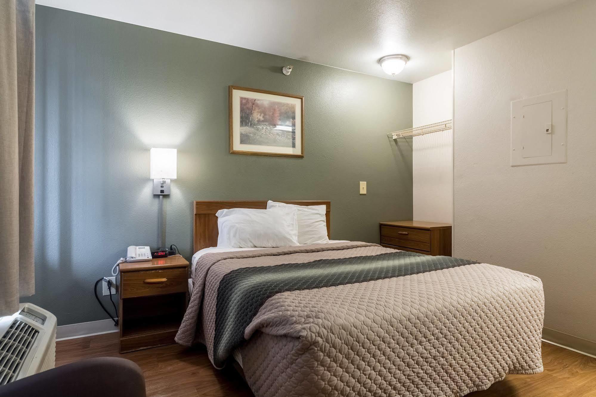 Hometowne Studios By Red Roof Denver - Glendale/ Cherry Creek מראה חיצוני תמונה