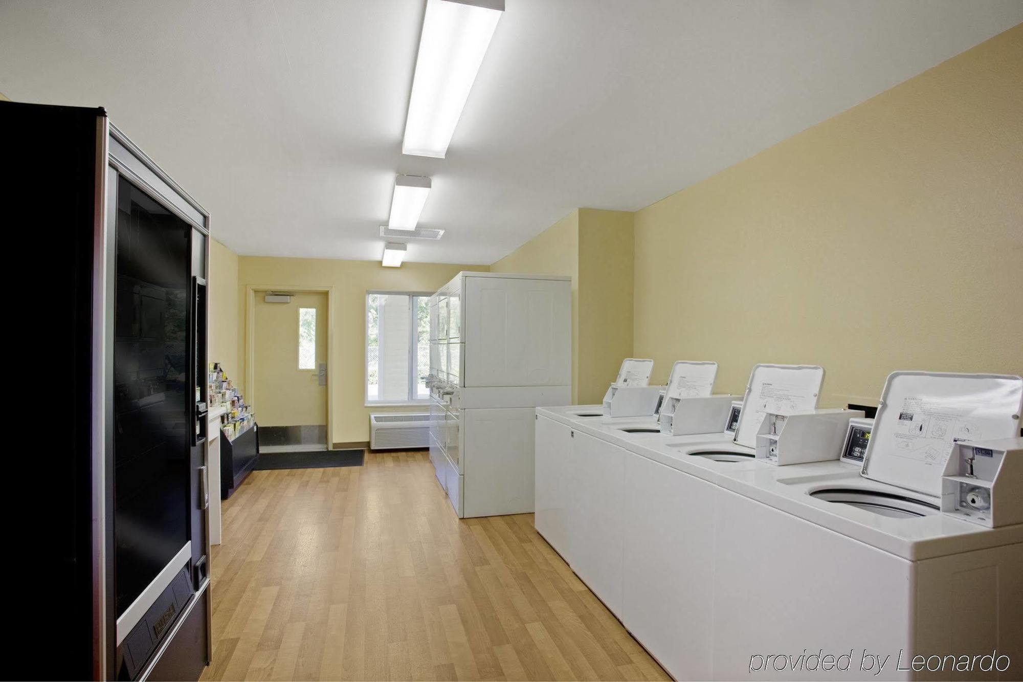 Hometowne Studios By Red Roof Denver - Glendale/ Cherry Creek מראה חיצוני תמונה