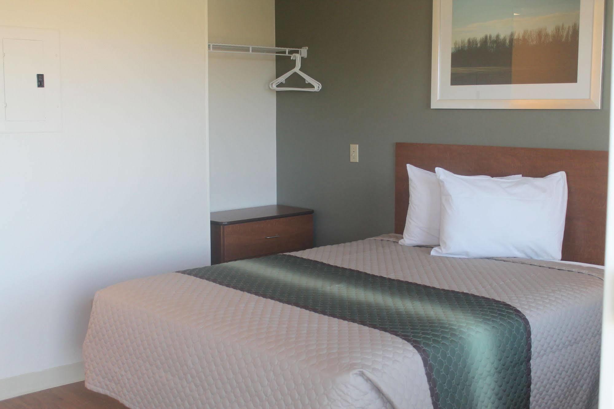 Hometowne Studios By Red Roof Denver - Glendale/ Cherry Creek מראה חיצוני תמונה